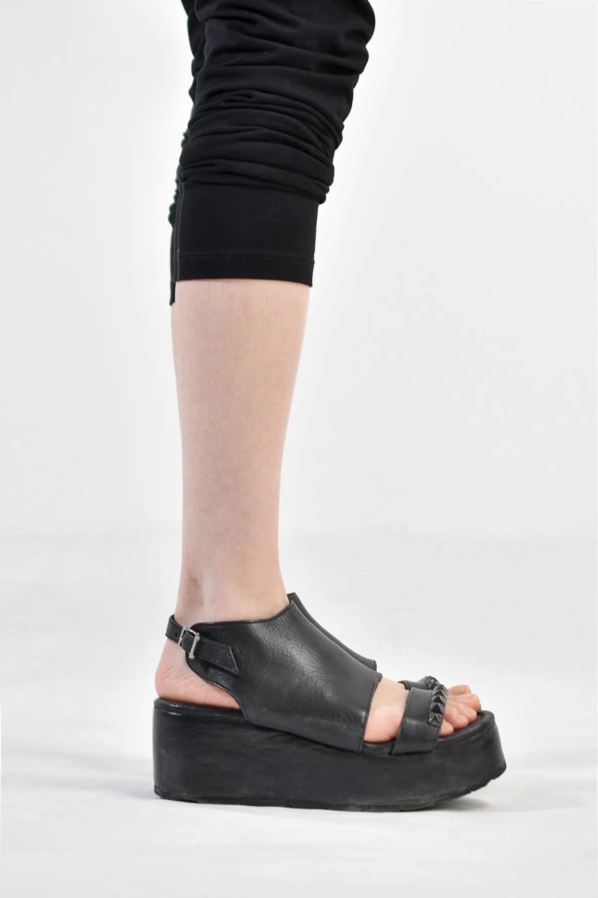 1801-BO04 Black Metal Sandal PMD