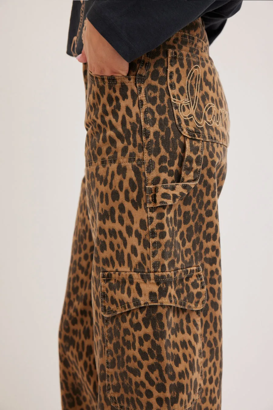 cargo jeans - leopard