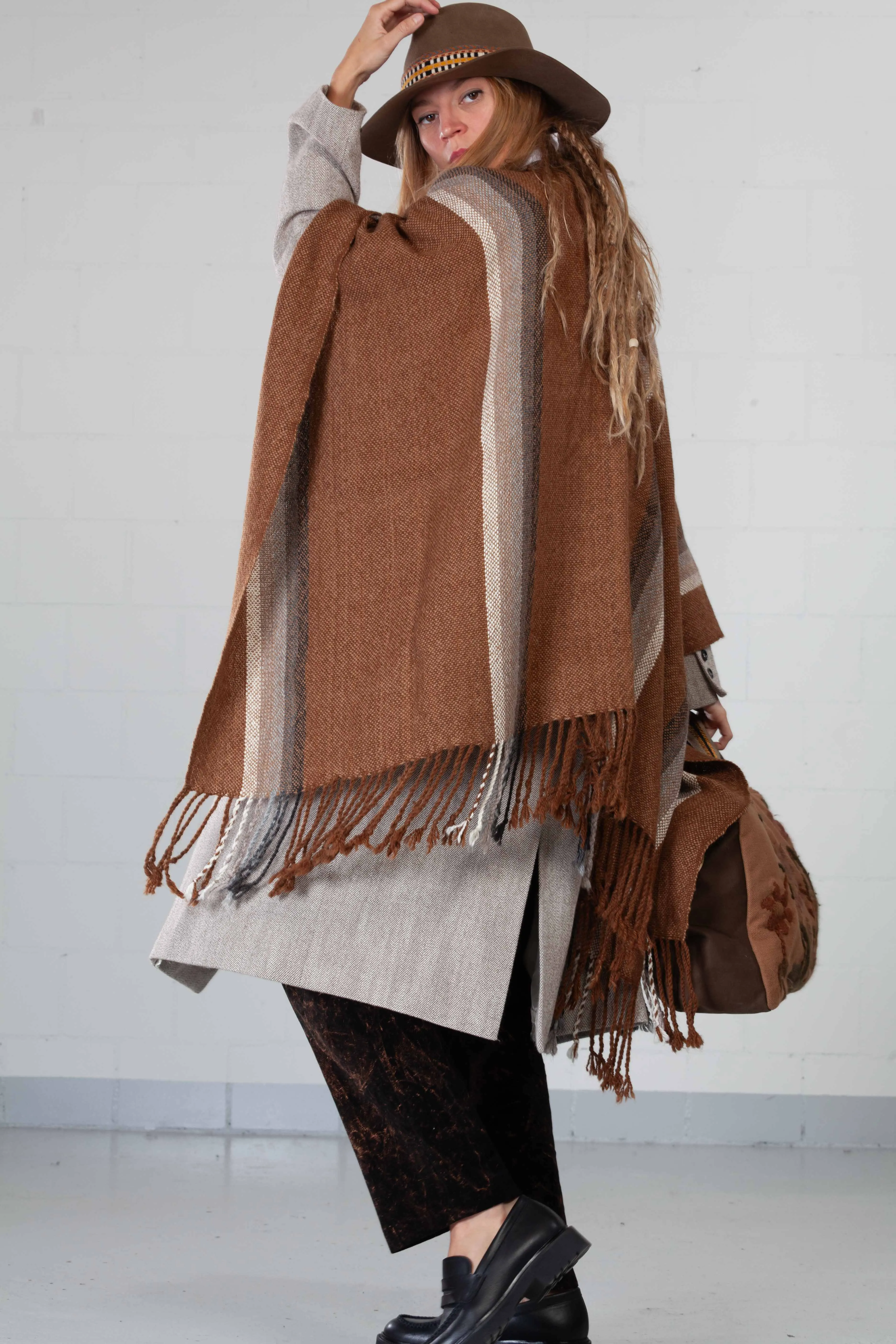 Handwoven Poncho - Proyecto Origenes