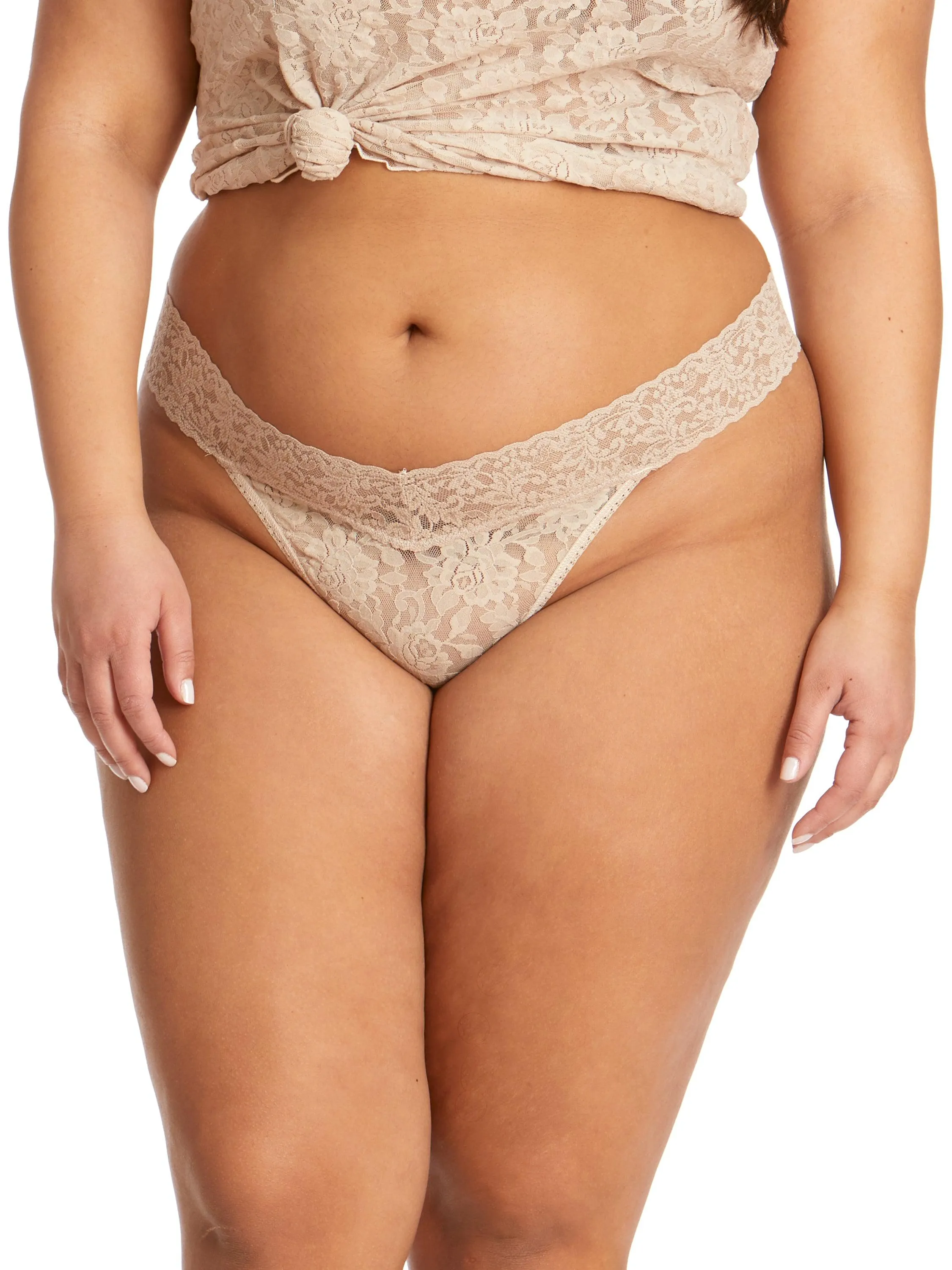 Plus Size Signature Lace Original Rise Thong Chai