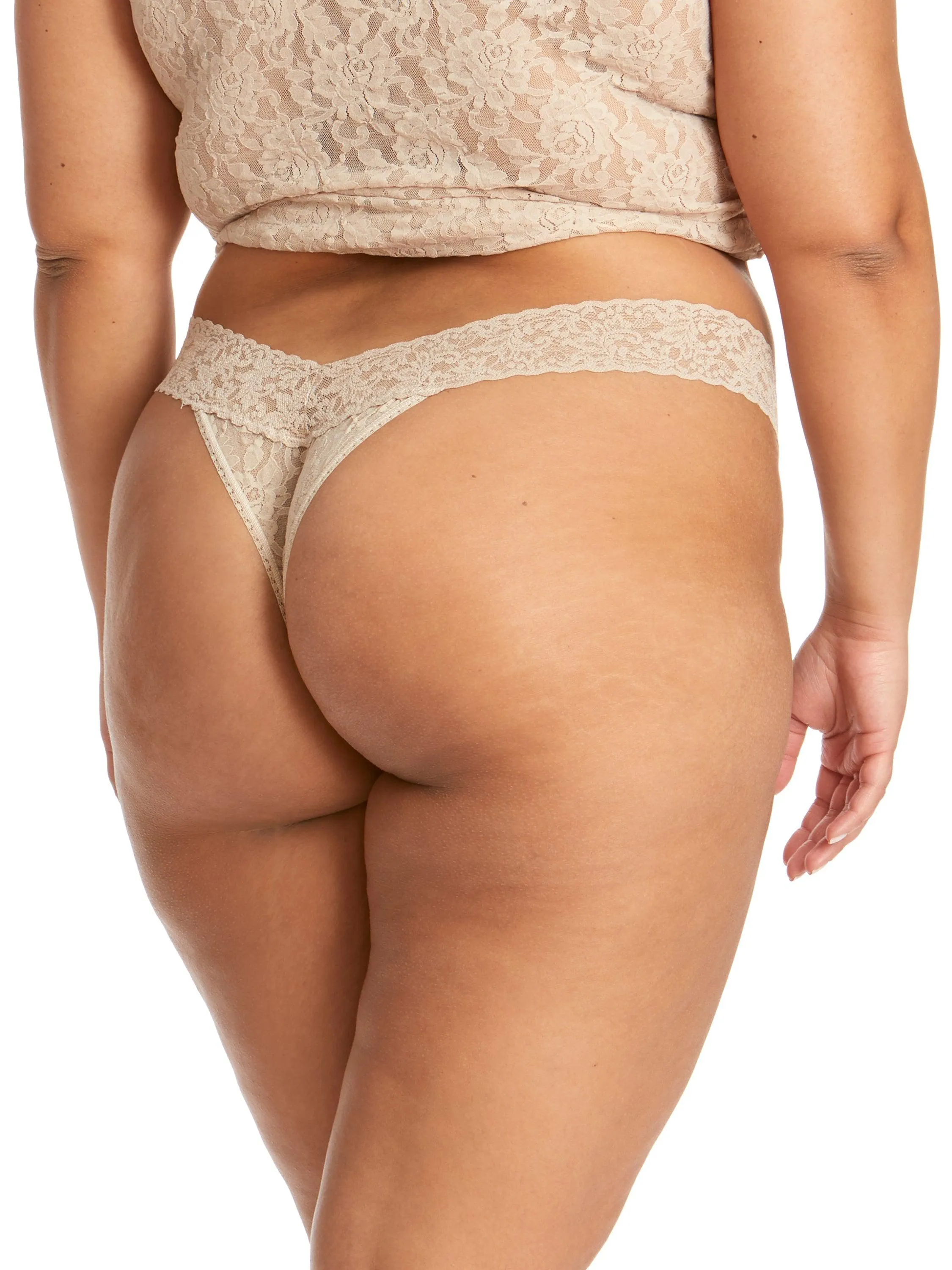 Plus Size Signature Lace Original Rise Thong Chai